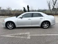 Käytetty Lancia Thema Platinum 239 HP (175 kW) 2012 Hopea Sedan