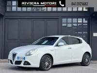 Usata Alfa Romeo Giulietta Distinctive 140 CV (102 kW) 2012 Bianco Utilitaria