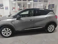 Usado Renault Captur Techno 101 CV (74 kW) 2023 Gris SUV