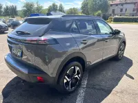 Usata Peugeot 2008 Allure 102 CV (75 kW) 2024 Grigio SUV