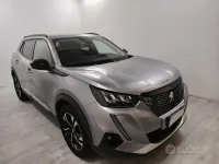 Usata Peugeot 2008 Allure 101 CV (74 kW) 2022 Grigio SUV