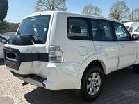 Usata Mitsubishi Pajero Intense 190 CV (139 kW) 2016 Bianco SUV