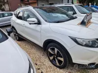 Usata Nissan Qashqai Tekna 131 CV (96 kW) 2015 Bianco SUV