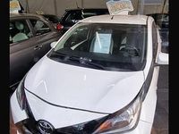 Gebraucht Toyota Aygo 69 PS (50 kW) 2017 Weiß Kleinwagen