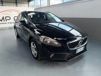 Usata Volvo V40 CC Momentum 120 CV (88 kW) 2017 Nero Station wagon