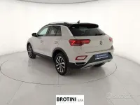 Usata VW T-Roc Style 110 CV (80 kW) 2023 Grigio SUV