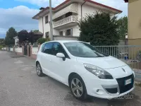 Usata Renault Scénic III 110 CV (80 kW) 2011 Bianco Monovolume