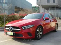 Gebraucht Mercedes A180 Premium 136 PS (100 kW) 2019 Rot Limousine