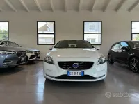 Usata Volvo V40 115 CV (84 kW) 2014 Bianco Berlina