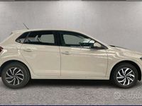 Usata VW Polo 95 CV (69 kW) 2024 Grigio Utilitaria