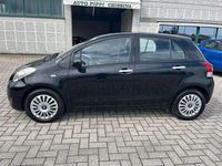 Usata Toyota Yaris Sol 101 CV (74 kW) 2010 Nero Utilitaria