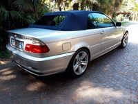 Begagnad BMW 2000 2000 Grå Sedan