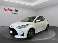 Usata Toyota Yaris Hybrid Trend 116 CV (85 kW) 2022 Super white Utilitaria