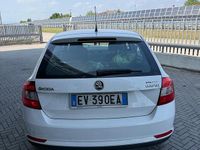 Usata Skoda Rapid Active 90 CV (66 kW) 2014 Bianco Utilitaria