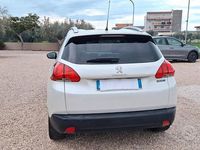 Usata Peugeot 2008 Allure 92 CV (67 kW) 2015 Bianco SUV