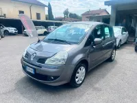 Usata Renault Modus Dynamique 101 CV (74 kW) 2010 Beige Monovolume