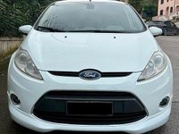 Usata Ford Fiesta Titanium 95 CV (69 kW) 2010 Bianco Utilitaria