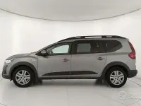 Usata Dacia Jogger Expression 101 CV (74 kW) 2024 Grigio Monovolume