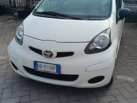 Usata Toyota Aygo 67 CV (49 kW) 2011 Bianco Utilitaria