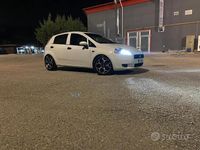 Usata Fiat Grande Punto 75 CV (55 kW) 2006 Bianco Utilitaria