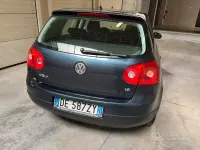 Usata VW Golf V 102 CV (75 kW) 2007 Bluazzurro Berlina
