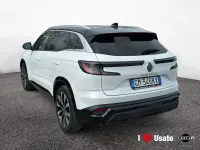 Usata Renault Clio Techno 158 CV (116 kW) 2023 Bianco Utilitaria