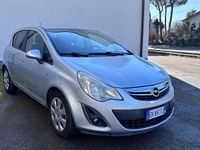 Usata Opel Corsa 65 CV (47 kW) 2012 Argento Utilitaria