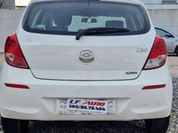 Usata Hyundai i20 Edition 75 CV (55 kW) 2012 Bianco Utilitaria