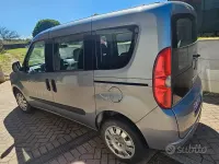 Usata Fiat Doblò 105 CV (77 kW) 2010 Grigio Monovolume