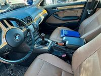Begagnad BMW 330 184 HK (135 kW) 2002 Grön Sedan
