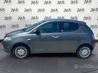 Usata Lancia Ypsilon Gold 69 CV (50 kW) 2017 Grigio Utilitaria
