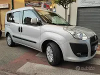 Usata Fiat Doblò 120 CV (88 kW) 2012 Grigio Monovolume