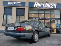 Usata Mercedes E200 137 CV (100 kW) 1992 Grigio Berlina