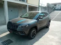 Usata Jeep Compass Trailhawk 241 CV (177 kW) 2022 Blu/azzurro SUV