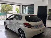 Usata Peugeot 208 GT-line 100 CV (73 kW) 2016 Bianco Utilitaria