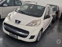 Usata Peugeot 107 68 CV (50 kW) 2010 Bianco Utilitaria