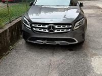 Usata Mercedes GLA180 122 CV (89 kW) 2019 Grigio SUV