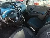 Usata Lancia Ypsilon Platinum 69 CV (50 kW) 2016 Rosso Utilitaria