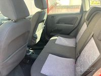 Usata Ford Fiesta 71 CV (52 kW) 2007 Rosso Utilitaria