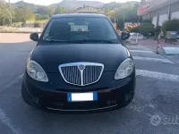 Gebraucht Lancia Ypsilon 69 PS (50 kW) 2011 Schwarz Kleinwagen