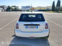 Usata Mini Cooper 75 CV (55 kW) 2010 Bianco Utilitaria