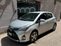 Usata Toyota Yaris Hybrid Active 73 CV (53 kW) 2016 Grigio Berlina