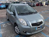 Usata Toyota Yaris 90 CV (66 kW) 2008 Grigio Utilitaria