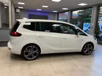 Usado Opel Zafira Innovation 140 CV (102 kW) 2017 Blanco Monovolumen