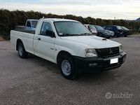 Usata Mitsubishi L200 89 CV (65 kW) 2004 Bianco Pick-up