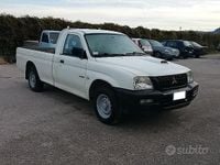 Usata Mitsubishi L200 90 CV (66 kW) 2004 Bianco Pick-up