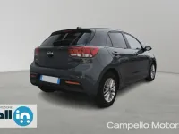 Usata Kia Rio Style 120 CV (88 kW) 2022 Grigio scuro met. Berlina