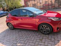 Usata Toyota Yaris Hybrid Lounge 92 CV (67 kW) 2023 Rosso Berlina