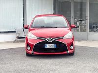 Usata Toyota Yaris 69 CV (50 kW) 2015 Rosso Berlina