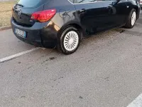 Usata Opel Astra Cosmo 110 CV (80 kW) 2011 Berlina